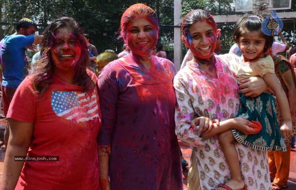 Holi 2014 Celebrations in Hyderabad - 89 / 151 photos