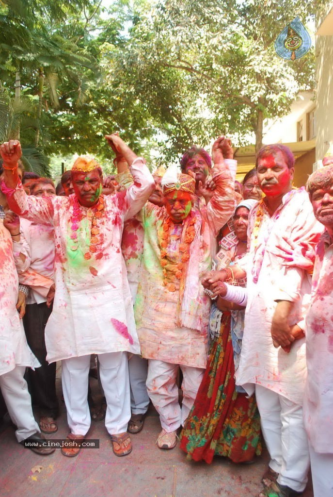Holi 2014 Celebrations in Hyderabad - 90 / 151 photos