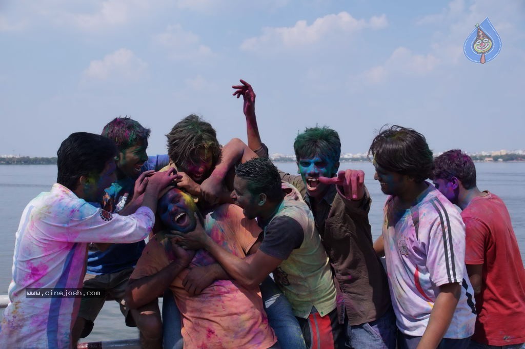 Holi 2014 Celebrations in Hyderabad - 102 / 151 photos