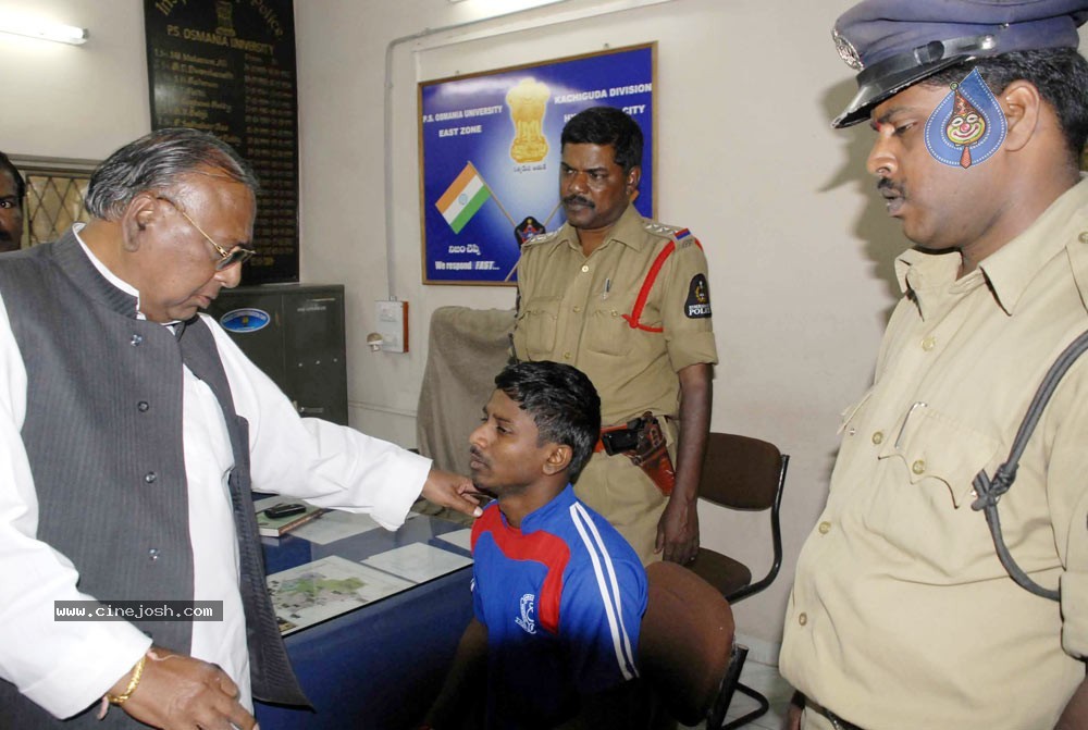 Hyderabad City Bandh By TRS  - 5 / 34 photos