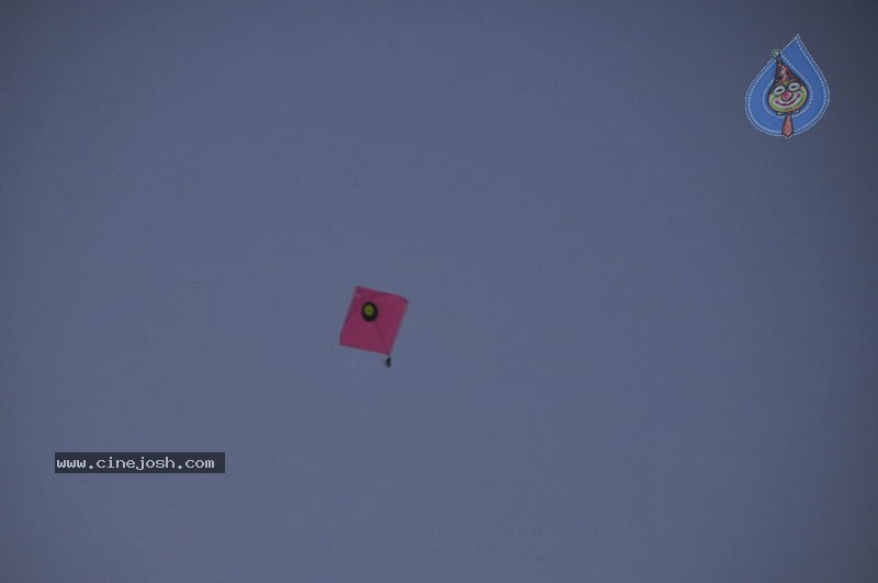 Hyderabad Kite Festival 2011 Photos - 30 / 103 photos