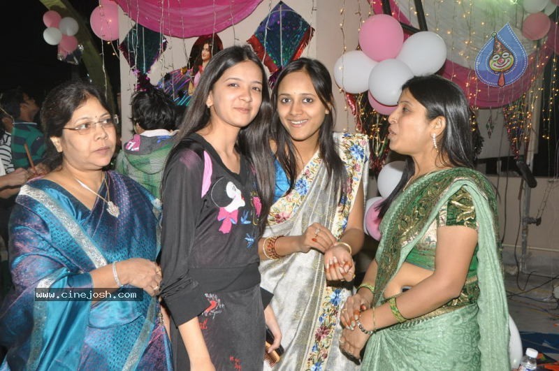 Hyderabad Kite Festival 2011 Photos - 33 / 103 photos