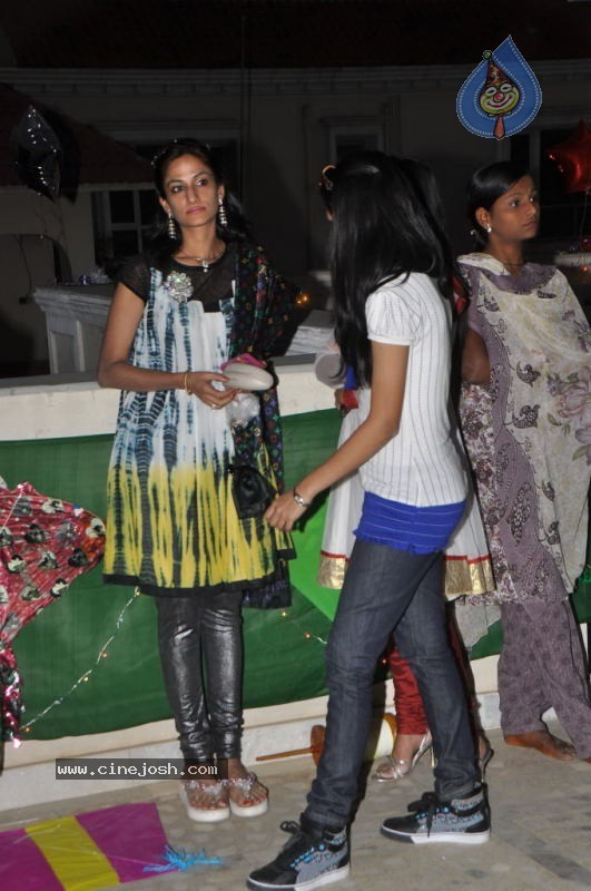 Hyderabad Kite Festival 2011 Photos - 70 / 103 photos