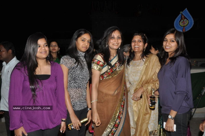 Hyderabad Kite Festival 2011 Photos - 81 / 103 photos