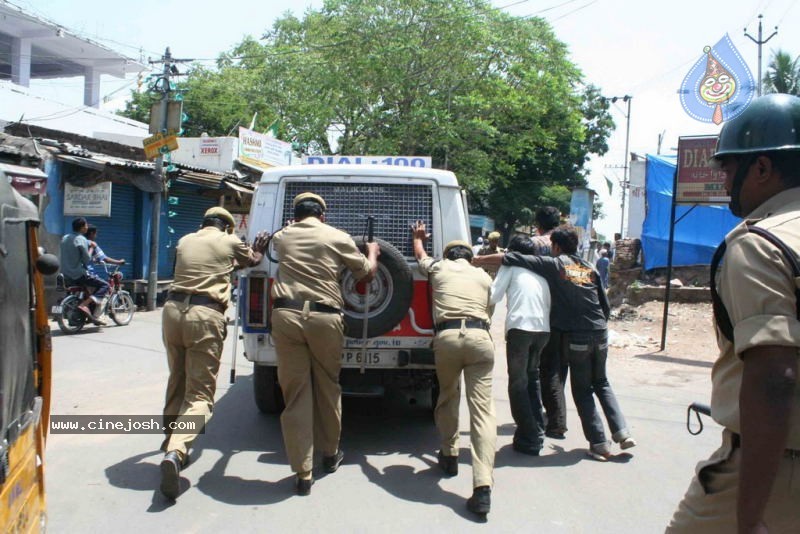 Hyderabad Old City Curfew Pics   - 73 / 102 photos