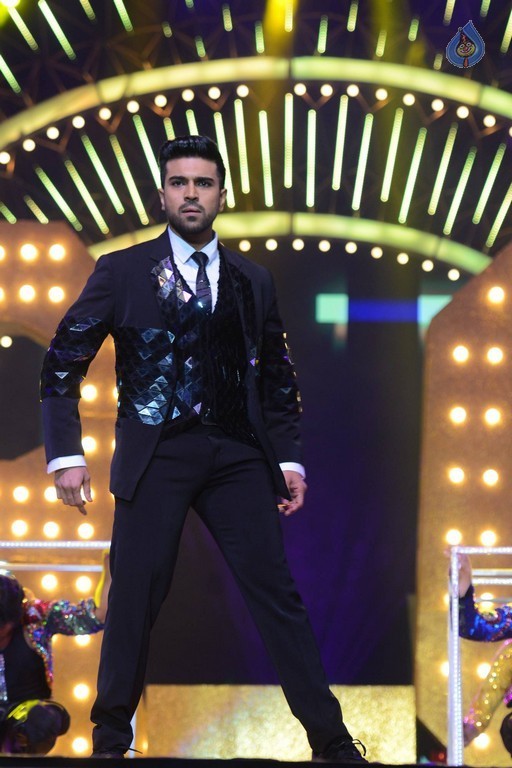 IIFA Utsavam 2016 Photos 6 - 25 / 103 photos