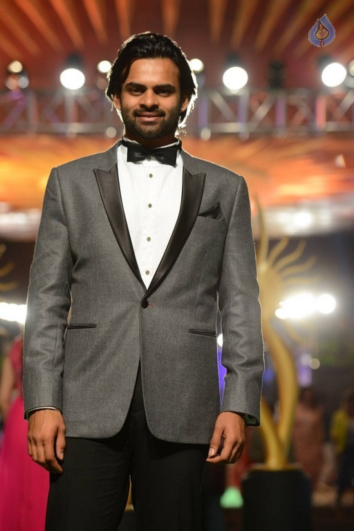 IIFA Utsavam 2016 Photos 6 - 33 / 103 photos