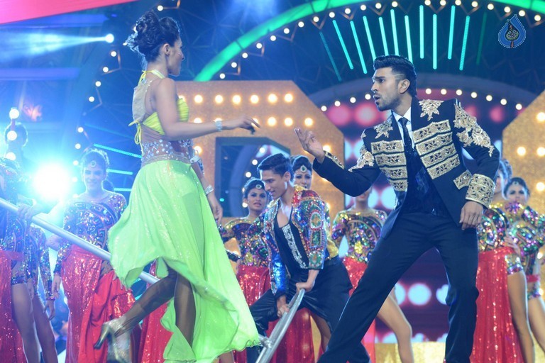 IIFA Utsavam 2016 Photos 6 - 57 / 103 photos