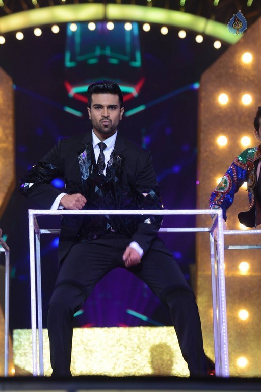 IIFA Utsavam 2016 Photos 6 - 81 / 103 photos