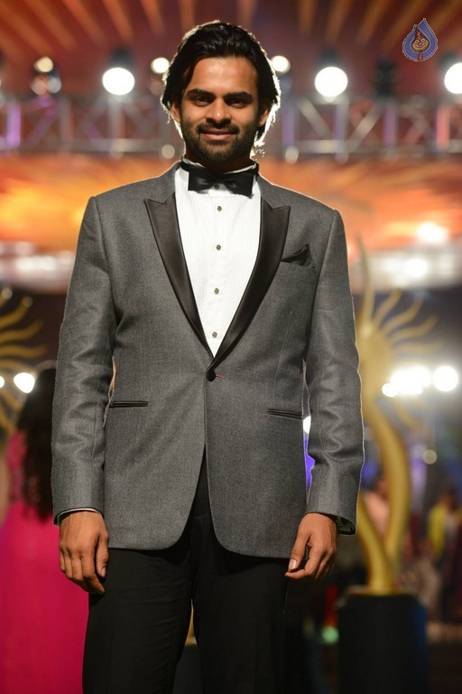 IIFA Utsavam 2016 Photos 6 - 90 / 103 photos