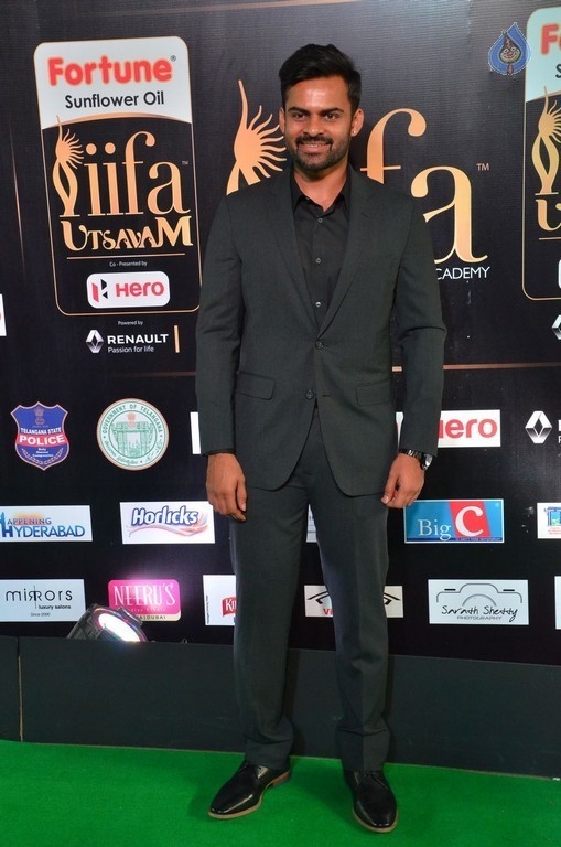 IIFA Utsavam 2017 Awards 2 (Day2) - 45 / 125 photos
