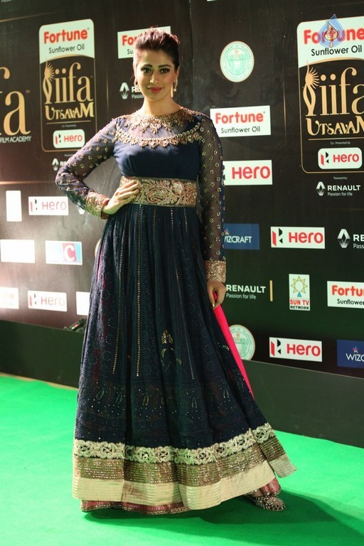 IIFA Utsavam 2017 Awards 2 (Day2) - 102 / 125 photos