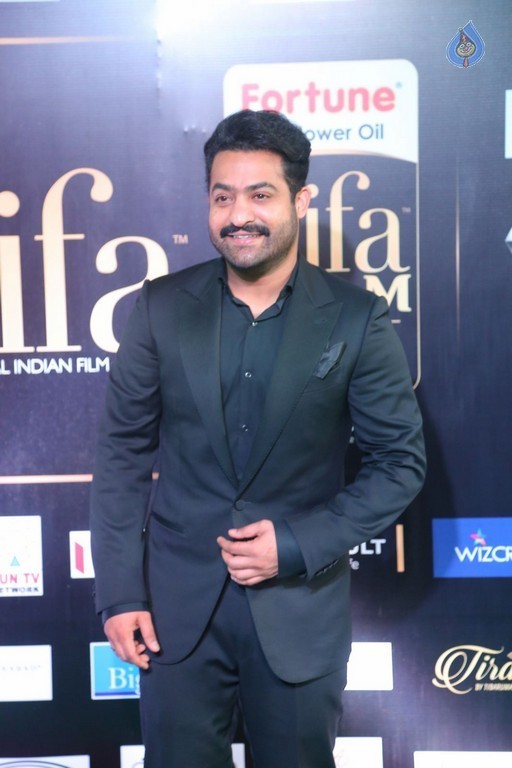 IIFA Utsavam 2017 Awards 3 (Day2) - 29 / 64 photos