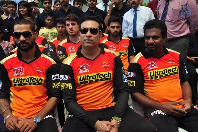 IPL Sunrisers Team Felicitates Apollo Doctors - 5 / 40 photos
