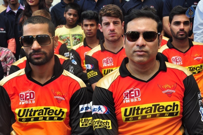IPL Sunrisers Team Felicitates Apollo Doctors - 8 / 40 photos