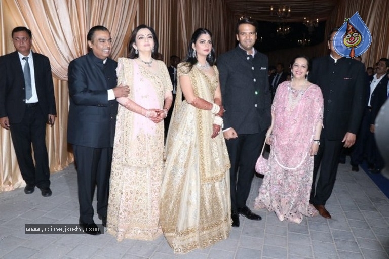 Isha Ambani & Anand Piramal Wedding Reception - 10 / 34 photos