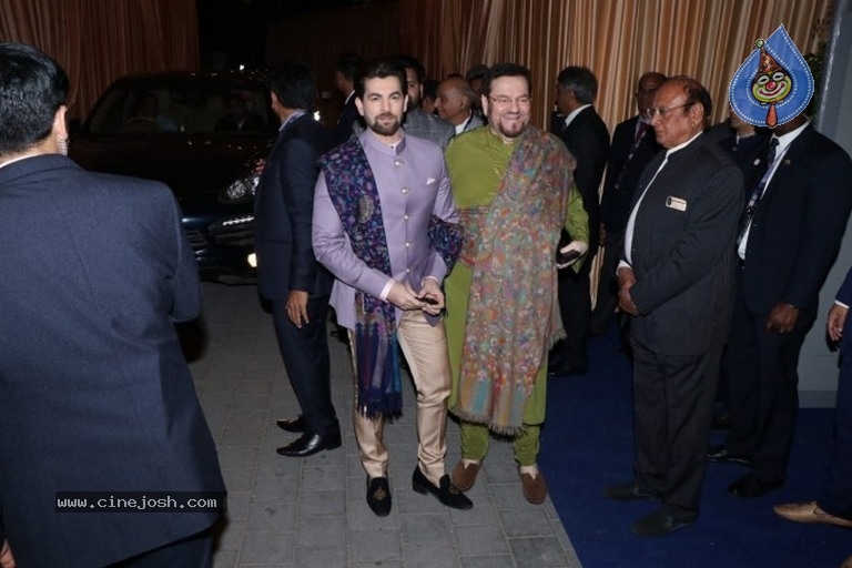 Isha Ambani & Anand Piramal Wedding Reception - 17 / 34 photos