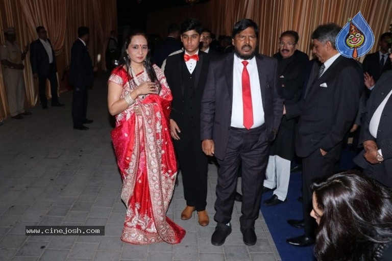 Isha Ambani & Anand Piramal Wedding Reception - 21 / 34 photos