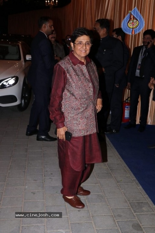 Isha Ambani & Anand Piramal Wedding Reception - 23 / 34 photos