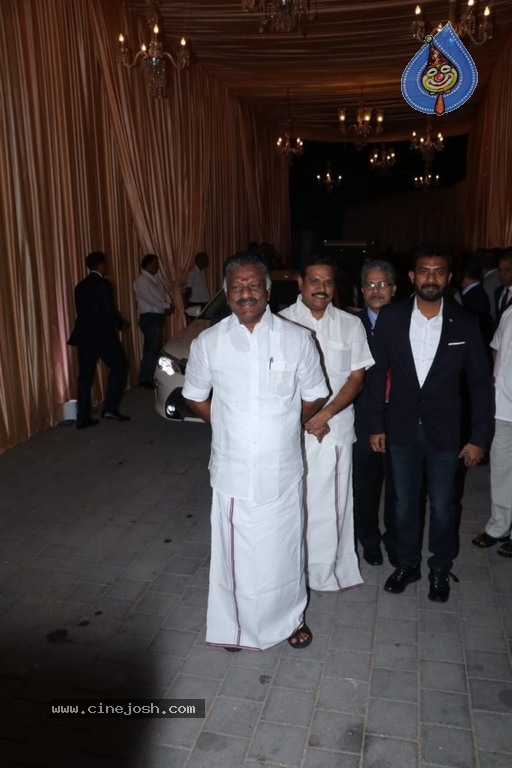 Isha Ambani & Anand Piramal Wedding Reception - 31 / 34 photos