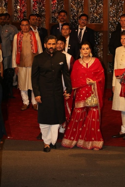 Isha Ambani and Anand Piramal Wedding Pics - 25 / 63 photos