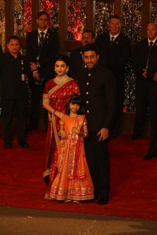 Isha Ambani and Anand Piramal Wedding Pics - 38 / 63 photos