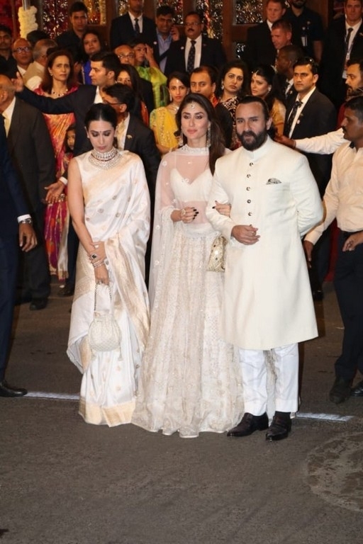 Isha Ambani and Anand Piramal Wedding Reception  - 14 / 48 photos