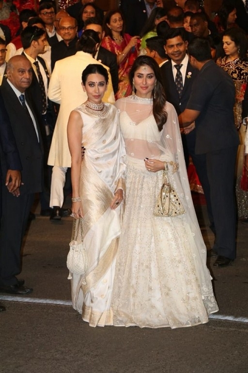 Isha Ambani and Anand Piramal Wedding Reception  - 40 / 48 photos