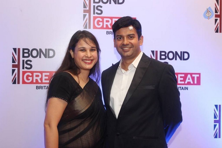 James Bond 007 Spectre Premiere Show - 31 / 35 photos