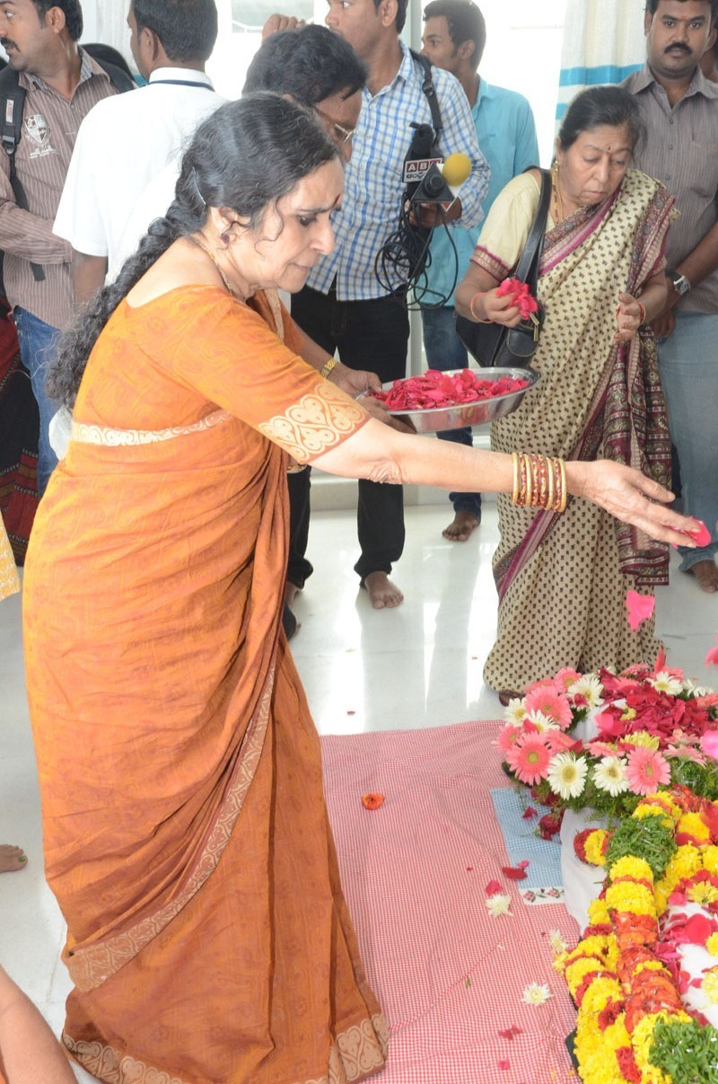 Jamuna Husband Ramana Rao Condolences Photos - 4 / 117 photos