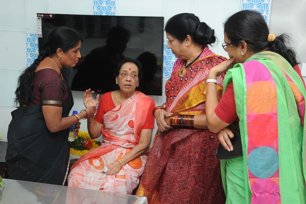 Jamuna Husband Ramana Rao Condolences Photos - 38 / 117 photos