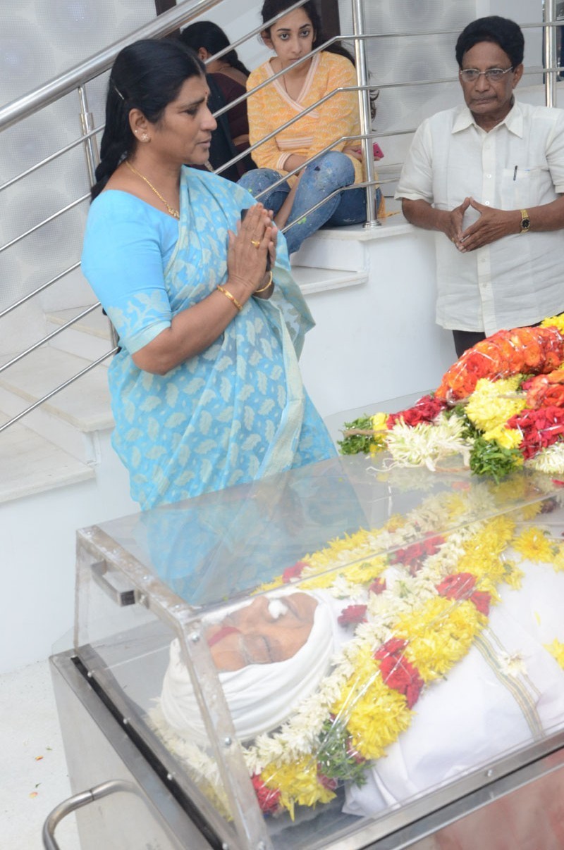 Jamuna Husband Ramana Rao Condolences Photos - 80 / 117 photos