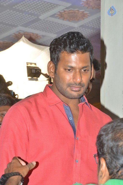 Jayachitra Son Amresh Wedding Reception - 53 / 102 photos