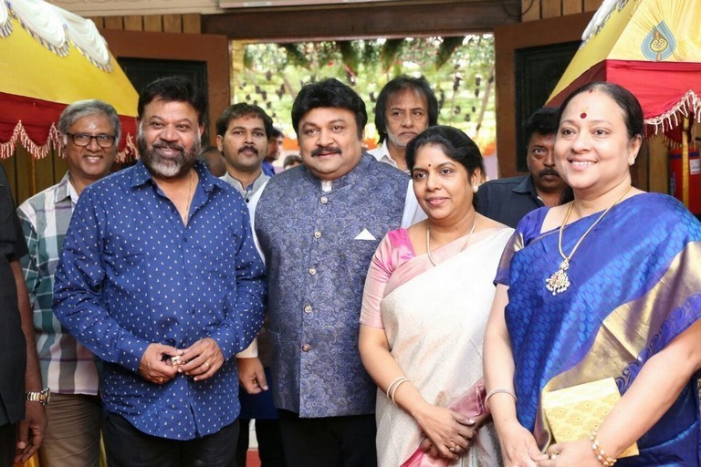 Jayachitra Son Amresh Wedding Reception - 83 / 102 photos