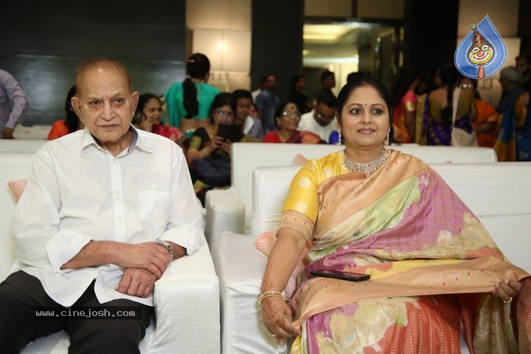 Jayasudha Son Nihar Kapoor Wedding Reception 01 - 32 / 57 photos