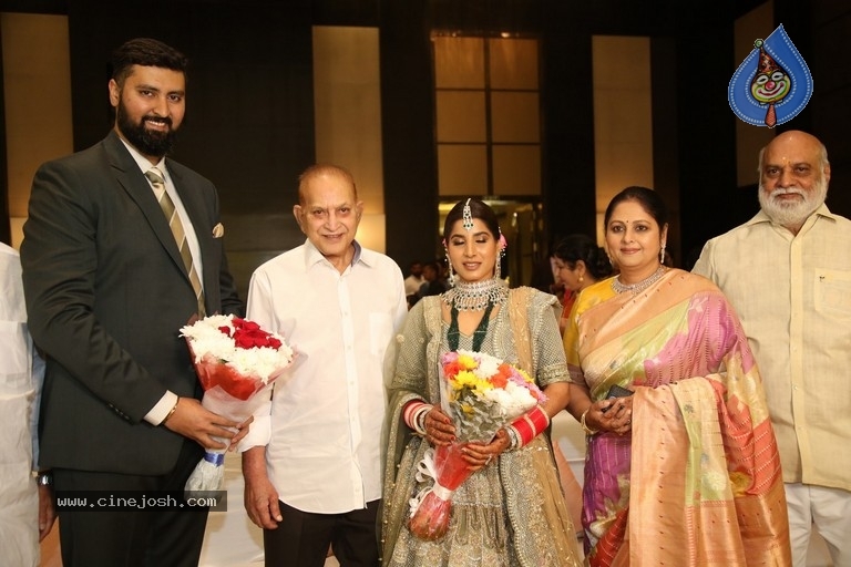 Jayasudha Son Nihar Kapoor Wedding Reception 01 - 50 / 57 photos