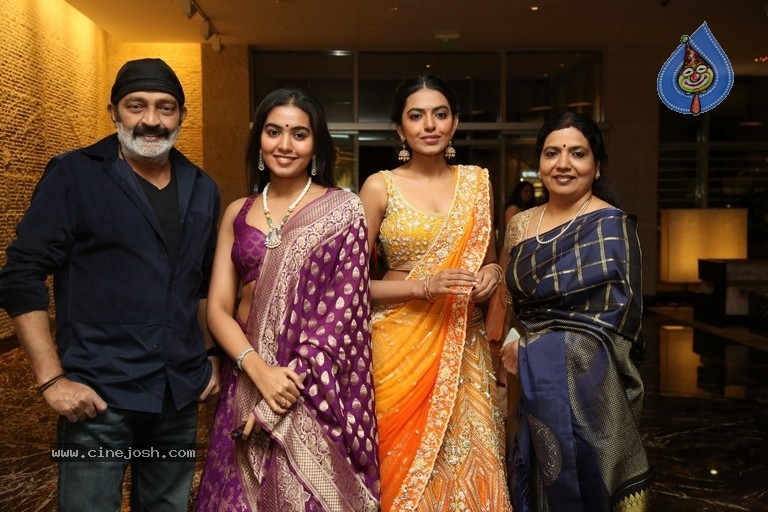 Jayasudha Son Nihar Kapoor Wedding Reception 03 - 25 / 81 photos