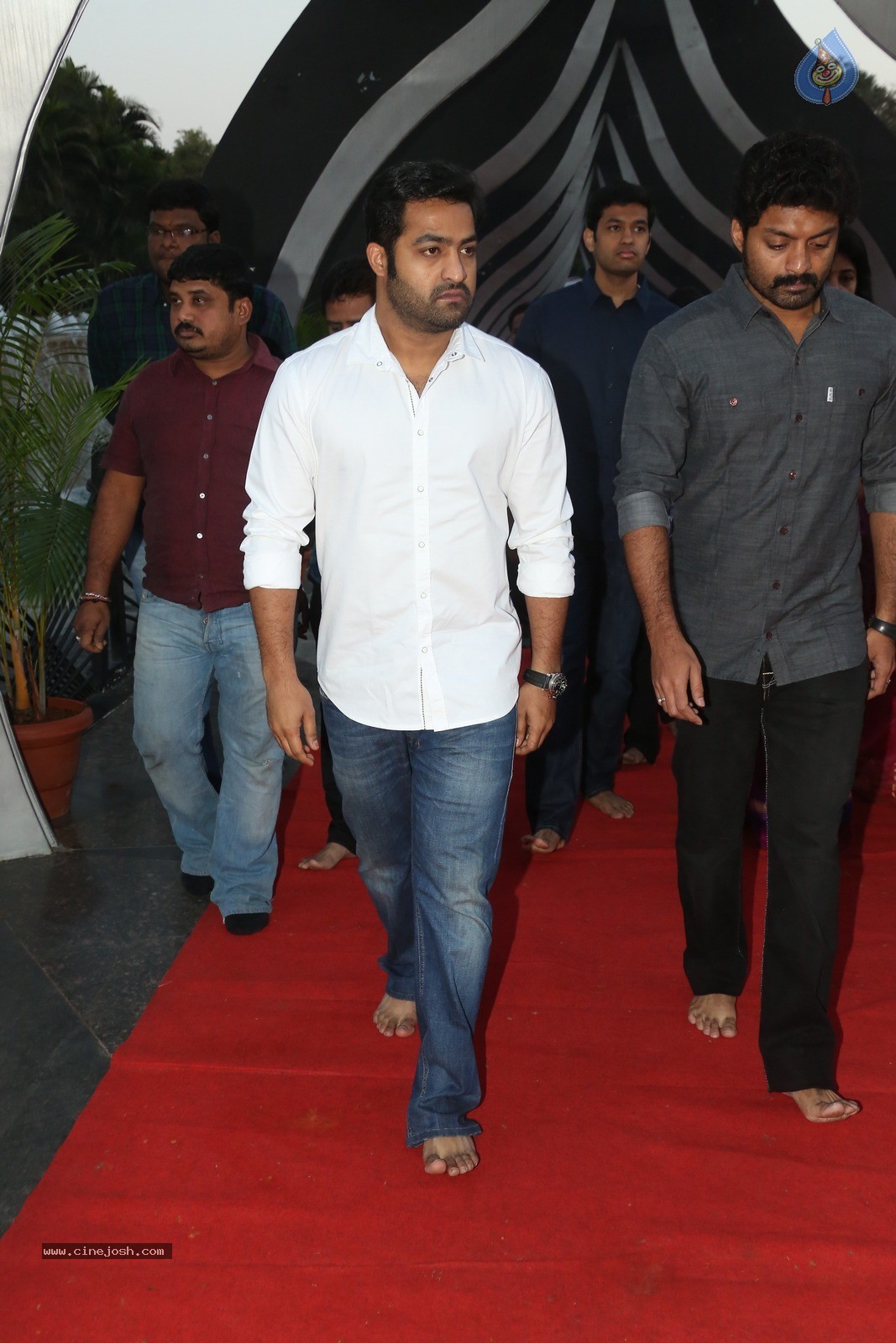 Jr NTR at NTR Ghat - 9 / 60 photos