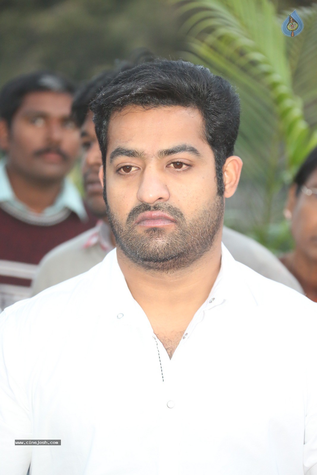 Jr NTR at NTR Ghat - 18 / 60 photos