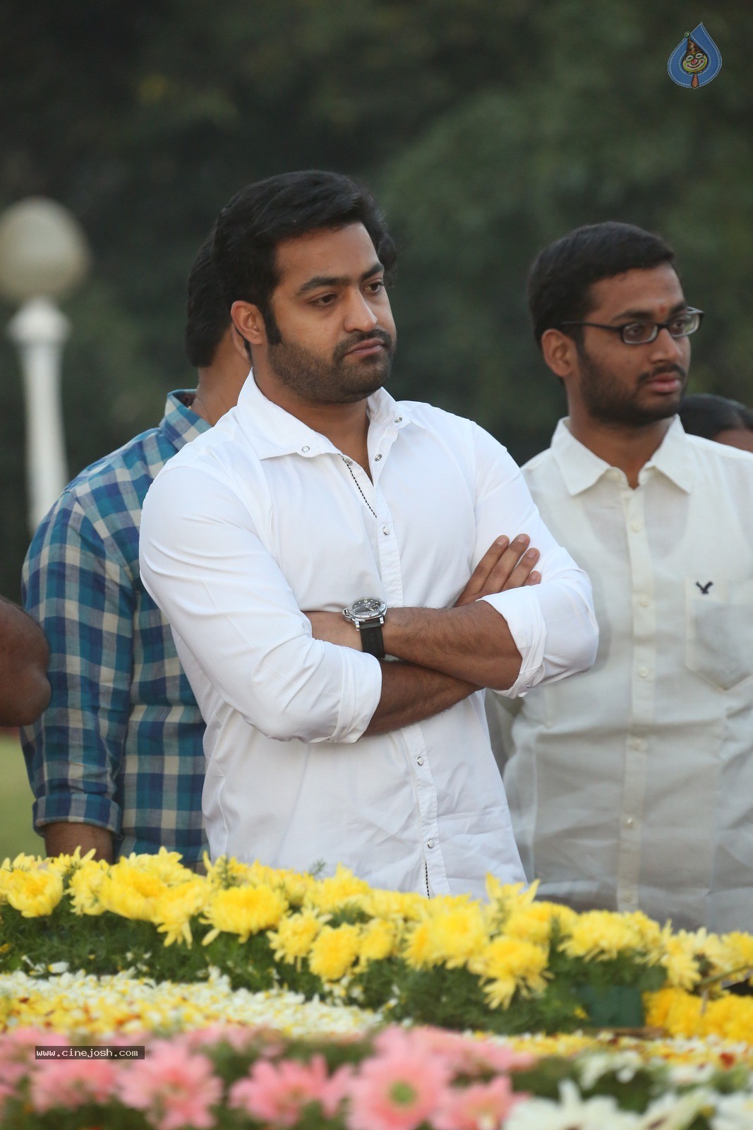 Jr NTR at NTR Ghat - 41 / 60 photos