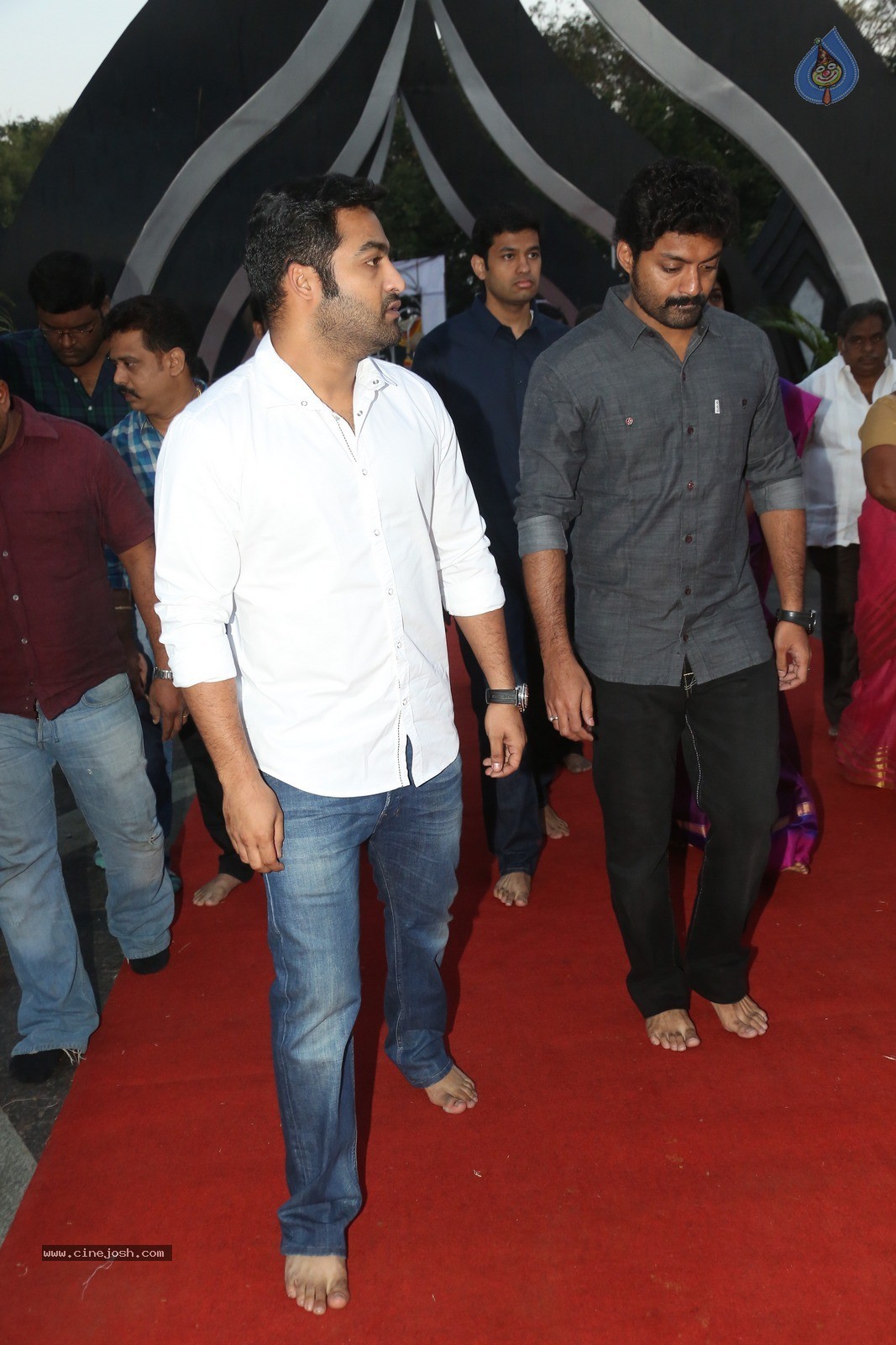 Jr NTR at NTR Ghat - 51 / 60 photos