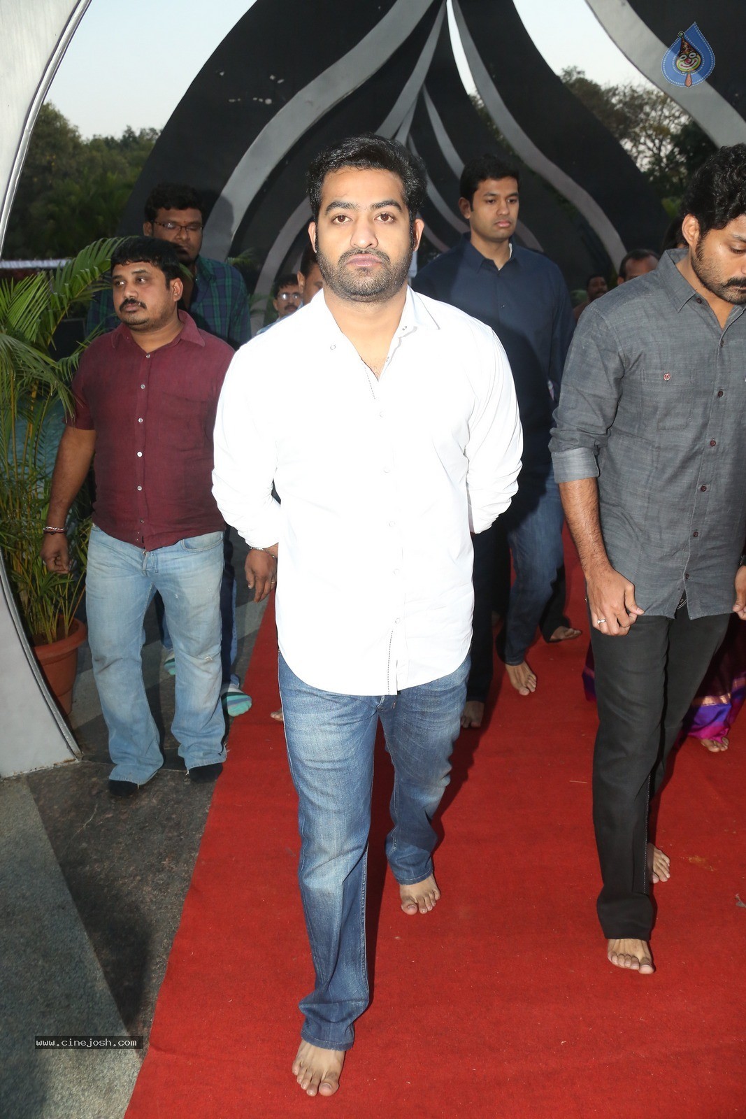 Jr NTR at NTR Ghat - 55 / 60 photos