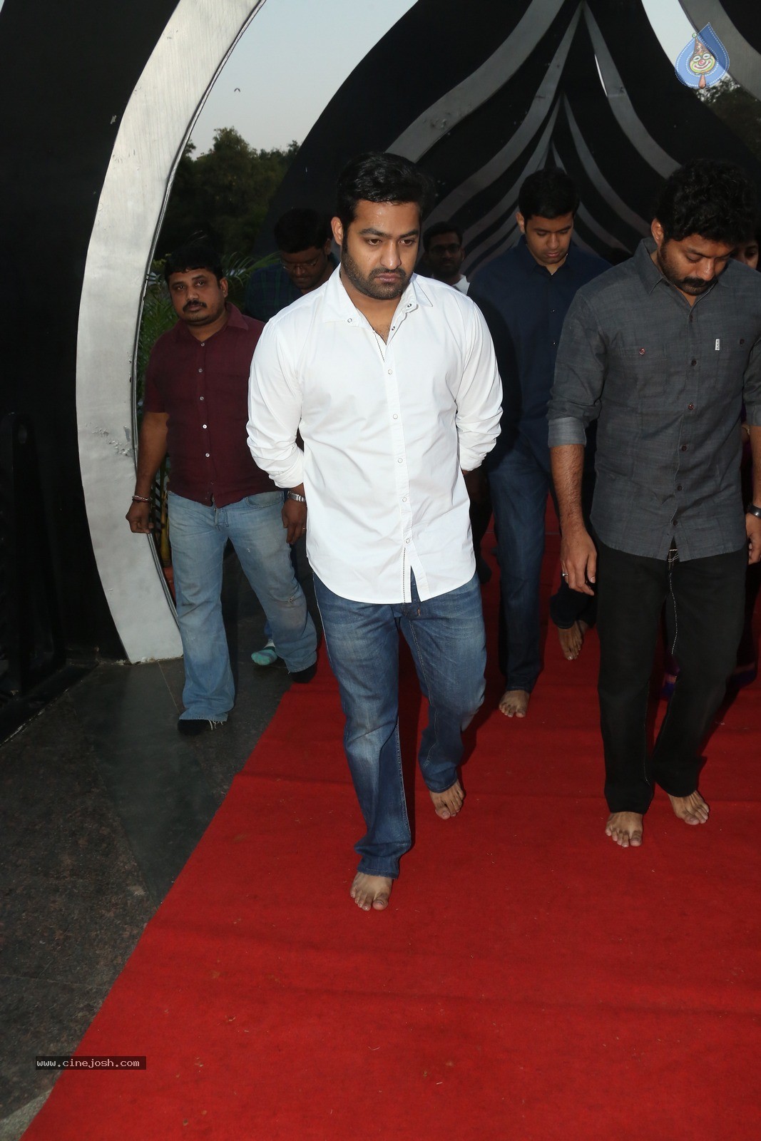 Jr NTR at NTR Ghat - 59 / 60 photos