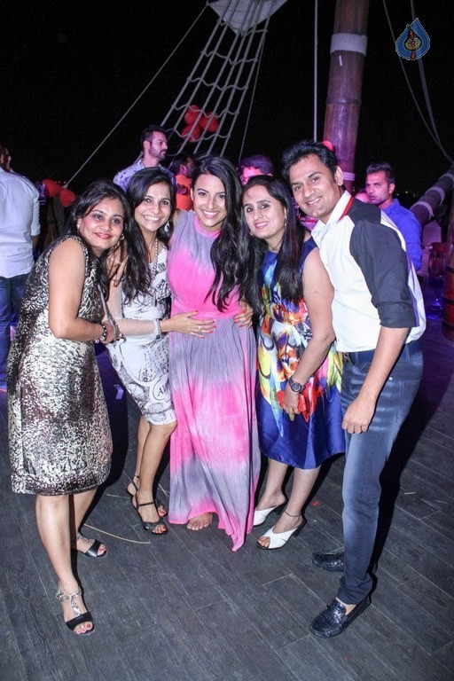 Jyothi Sethi Birthday Bash Photos - 25 / 84 photos