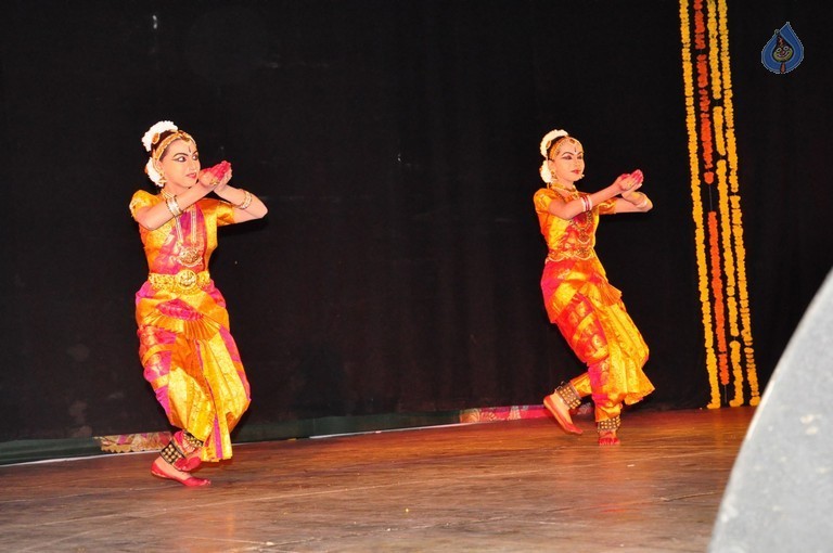 K A Lakshmi Bharatanatyam Arangetram Photos - 5 / 38 photos