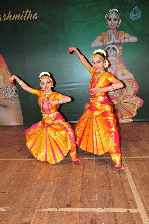 K A Lakshmi Bharatanatyam Arangetram Photos - 6 / 38 photos
