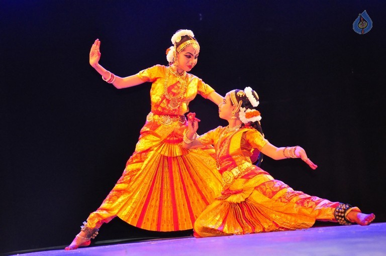 K A Lakshmi Bharatanatyam Arangetram Photos - 8 / 38 photos