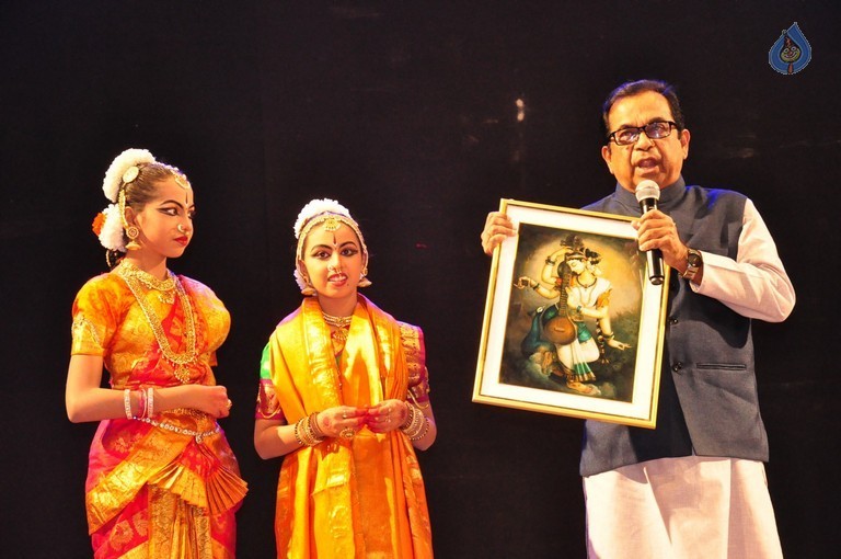 K A Lakshmi Bharatanatyam Arangetram Photos - 10 / 38 photos