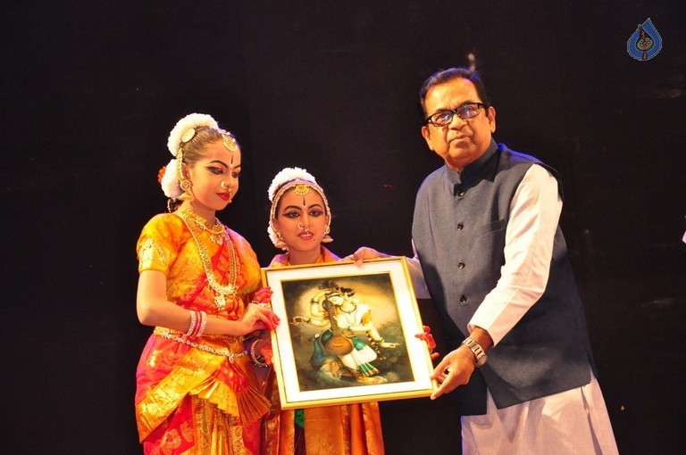 K A Lakshmi Bharatanatyam Arangetram Photos - 25 / 38 photos