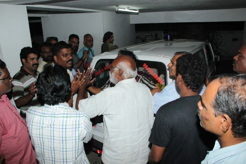 K Balachander Condolences Photos - 21 / 71 photos
